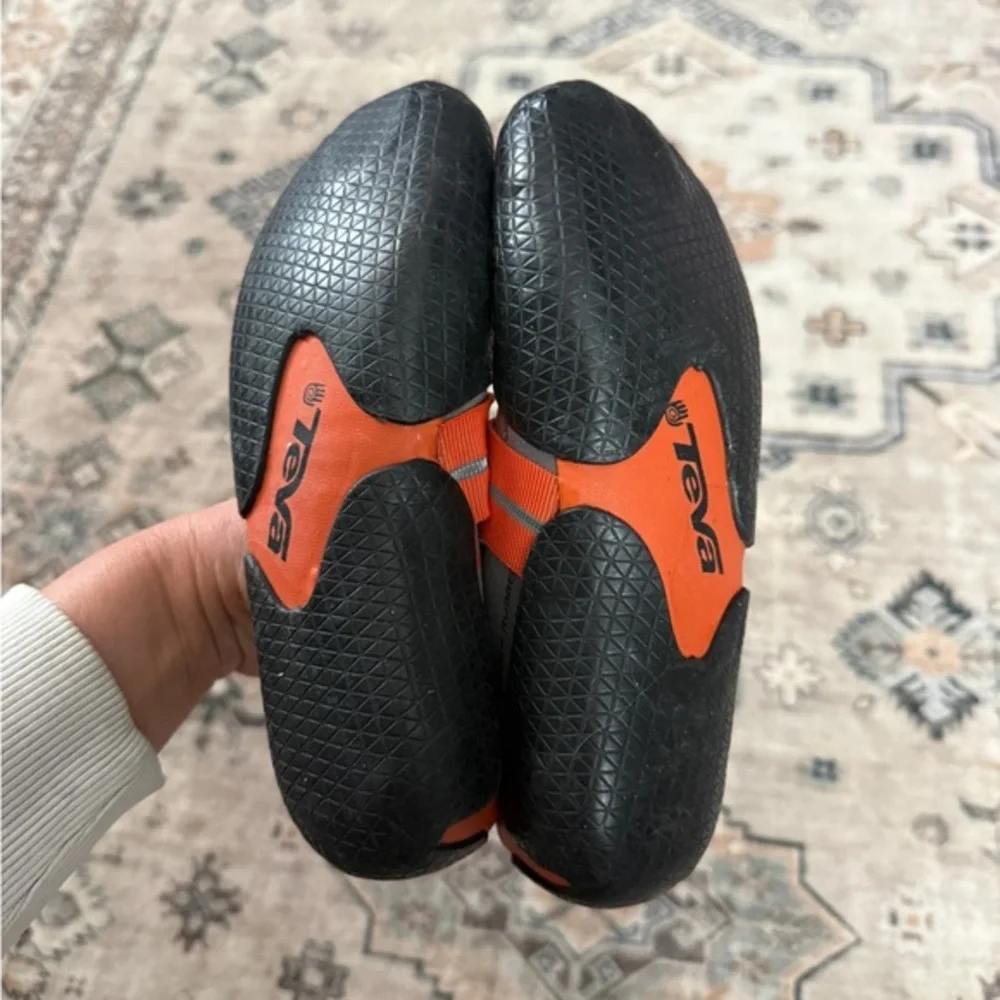 Teva P2 Technical Water Shoes - Kids Size 4 (Fits Women’s 6) - Grey‎ & Orange